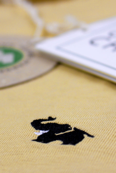 Camiseta Algodón Orgánico Beige - Elefante Detalle Hombre