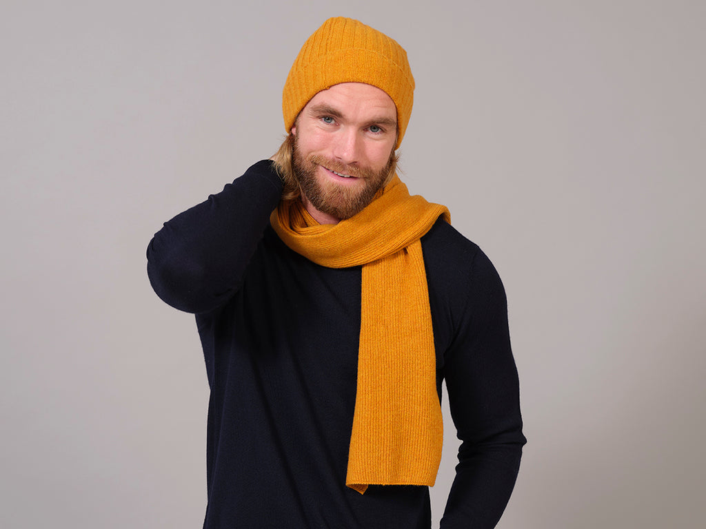 Bufanda y gorro amarillo de lana 100% orgánica para hombre