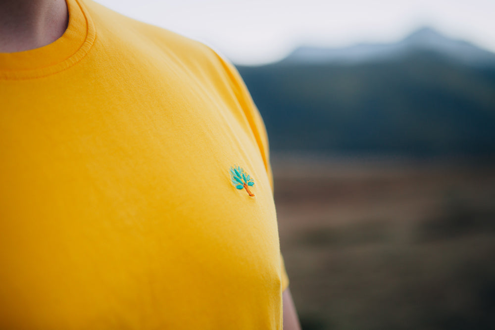 Camiseta amarilla bordado árbol de algodón 100% orgánico para Hombre
