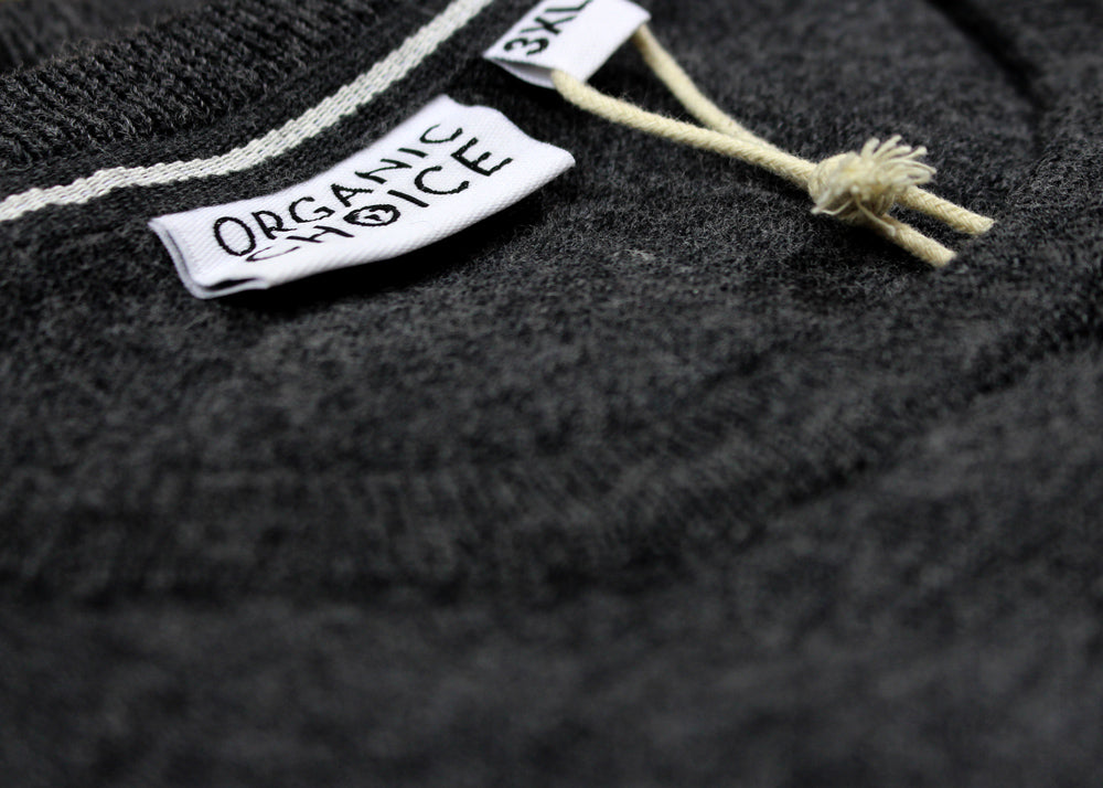 Detalle Jersey de Lana Merina Orgánica Gris Oscuro